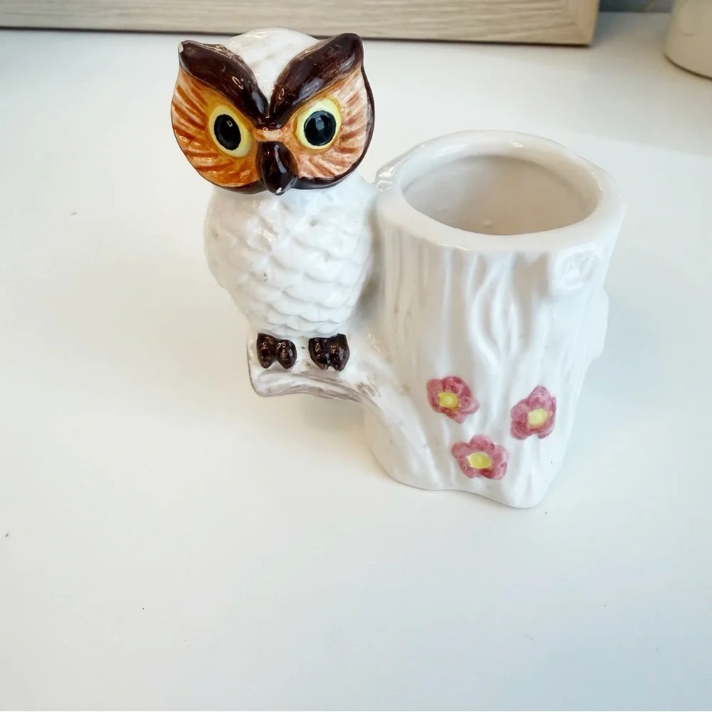 Vintage Lego Korea Ceramic White Wide Eyed Hoot Owl Toothpick Holder